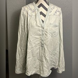 Edme & Esylite Anthropologie Button Down xl blouse lace details